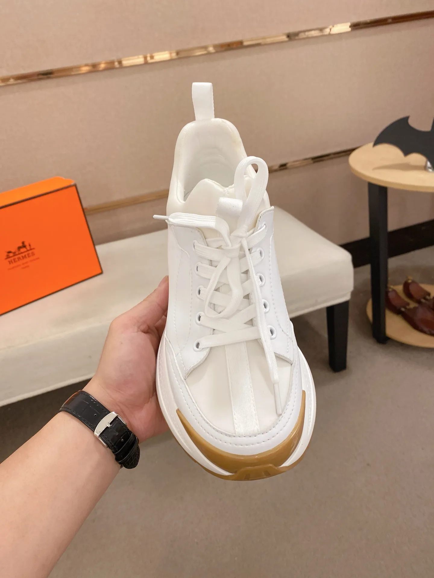 Men's clothing and shoes💰: 600💰《HERMES》【Classic original order·Version】Hermès; top 🔝purchasing agent🔍🔍men's latest 🇺🇸 counter sales simultaneously, imported from Italy original ▲▲cowhide ▲▲ (high-end, nobility, class) ) Exquisite workmanship (Italian 🇮🇹 imported water-dyed 🐂 cowhide lining) sole: original sole provided by the original factory, ⚠️exclusive double-layer activity·TPR·rubber·combined molded outsole; super comfortable·wear-resistant·non-slip·environmental protection The real thing is more beautiful if you take the real thing (high quality, follow the order). You can enter and exit the counter at will * Number of yards: 38-44 (can be customized 45-46, non-returnable)